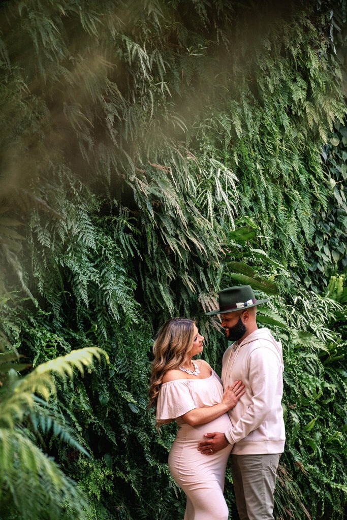 outdoor maternity session