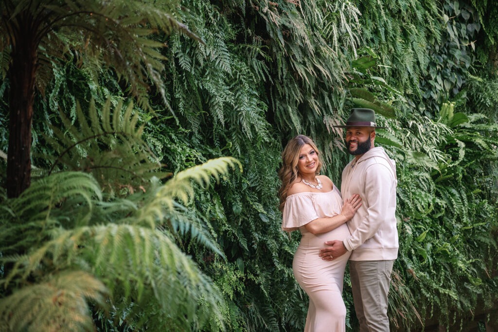 outdoor maternity session