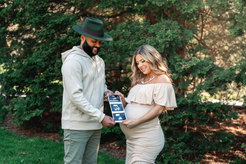 outdoor maternity session