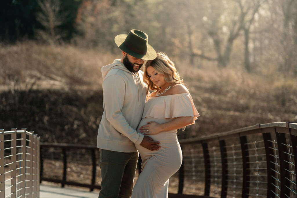 outdoor maternity session